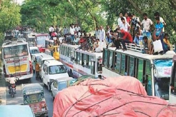 মহাসড়কে অসহনীয় যানজট, ঈদে ঘরমুখো মানুষের ভোগান্তির অন্ত নেই ।।