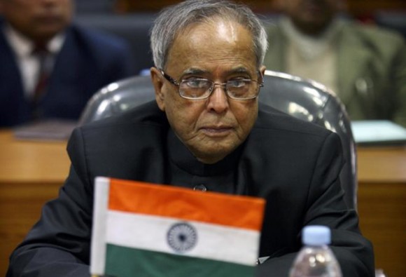 স্ত্রী শুভ্রাকে ছাড়াই রাষ্ট্রপতি ভবন ছেড়ে যাবেন ভারতের রাজনিতির দিকপাল শ্রী প্রণব মুখার্জি।।