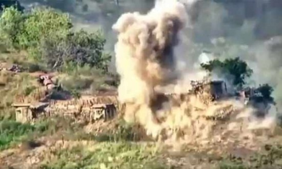 সিকিমে ২টি ভারতীয় সেনা বাঙ্কার ধ্বংস করে দিল চীন ।