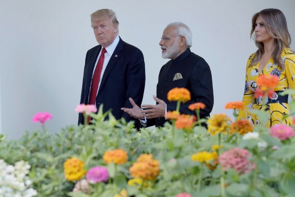 ভারতের প্রধানমন্ত্রী নরেন্দ্র মোদিকে টুইটে ধন্যবাদ জানালেন ট্রাম্পকন্যা ইভাঙ্কা।।