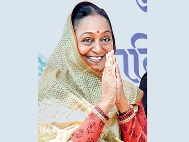 ভারতের রাষ্ট্রপতি পদে মনোনয়ন পত্র পেশ করলেন ইউপিএ শিবির প্রার্থী মীরা কুমার।।