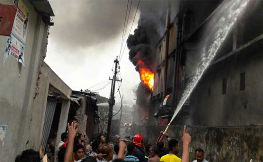গাজীপুরে বয়লার বিস্ফোরণে নিহতের ঘটনায় মামলা।।   