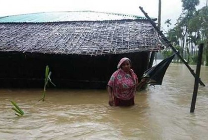 প্রবল বর্ষণে উখিয়ার ৫০ গ্রাম প্লাবিত, পাহাড় ধসে নিহত ১ ।।