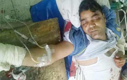 নলছিটিতে আওয়ামী লীগ নেতাকে কুপিয়ে জখম ।।