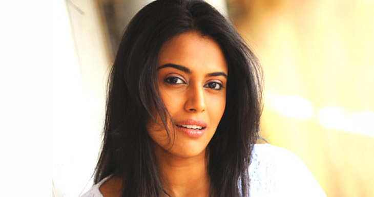 ফেসবুক পোস্টের জেরে কারো জেলে যাওয়া কাম্য নয় ।। অভিনেত্রী স্বরা ভাস্কর   