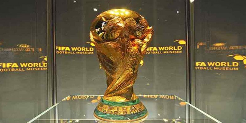 বিশ্বকাপের চ্যাম্পিয়নস ট্রফি পৌঁছাল রাশিয়ায়।