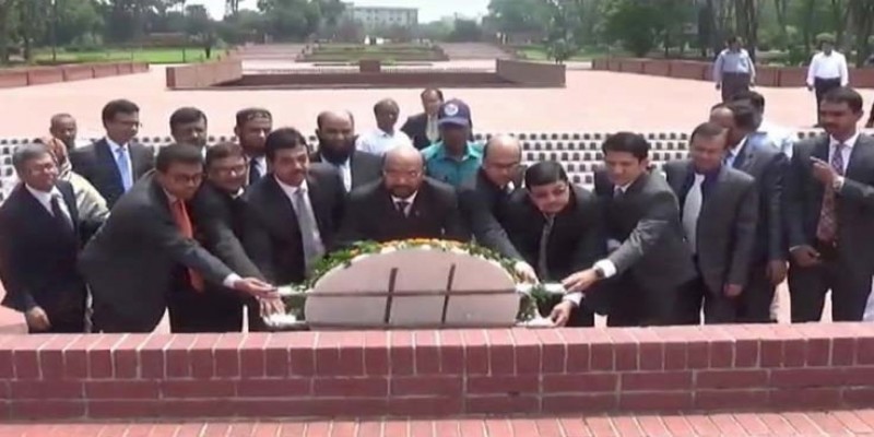 জাতীয় স্মৃতিসৌধে শ্রদ্ধা জানালেন নতুন নিয়োগ পাওয়া ১৮ বিচারপতি।।   