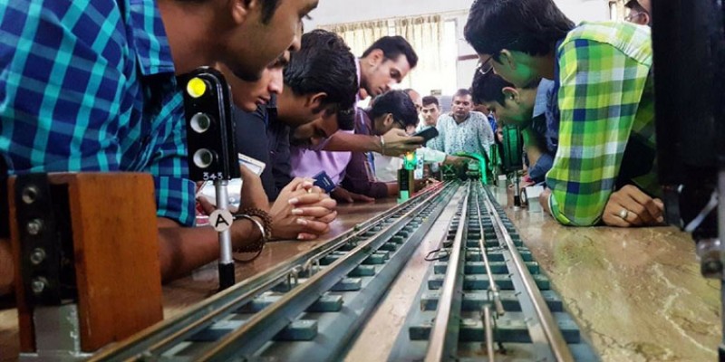 রেলওয়ে বিশ্ববিদ্যালয় চালু করল ভারত।।   