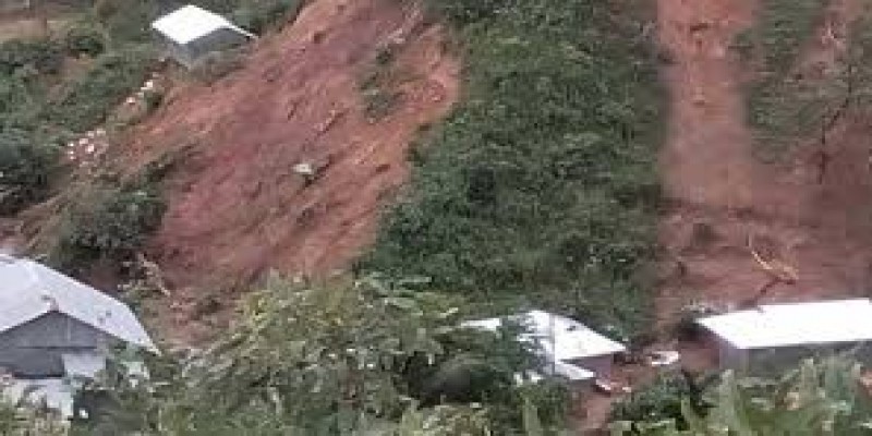 রাঙামাটির নানিয়ারচরের পাহাড় ধসে নিহত ৯।।