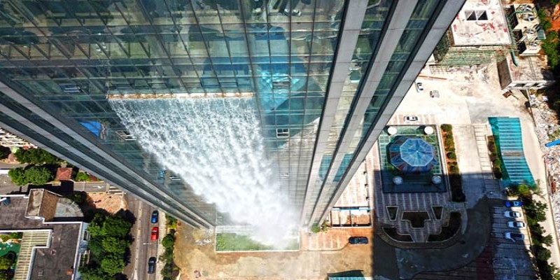 চীনে চালু হলো বিশ্বের উচ্চতম কৃত্রিম ঝরনা।।