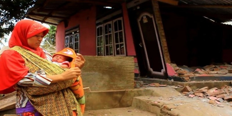 মরার উপর খড়ার ঘা।।ইন্দোনেশিয়ায় ফের ৬.২ মাত্রার ভূমিকম্প