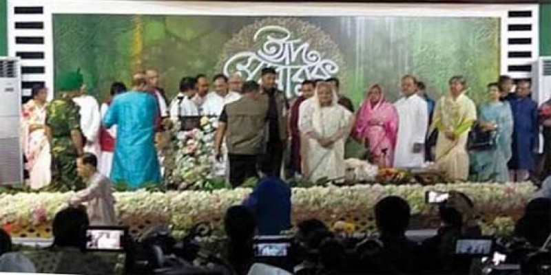 বিভিন্ন শ্রেণি পেশার মানুষের সঙ্গে ঈদের শুভেচ্ছা বিনিময় করলেন প্রধানমন্ত্রী