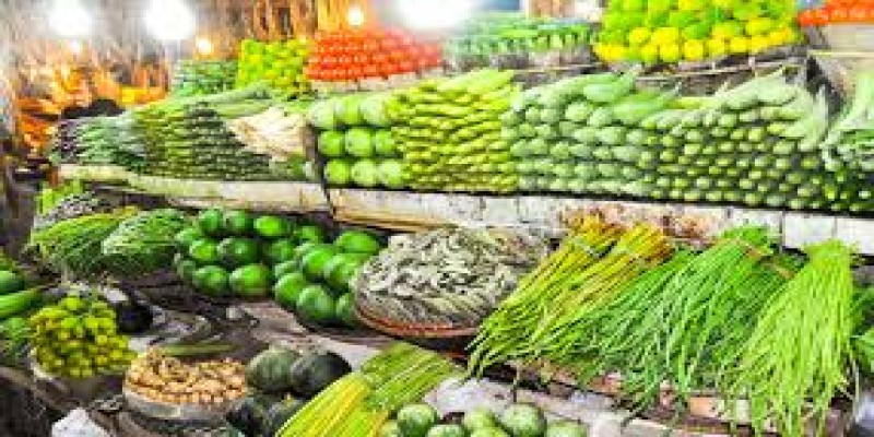 রাজধানী ঢাকার বাজারগুলোতে মুরগি-ডিমসহ দাম কমেছে সবজির   