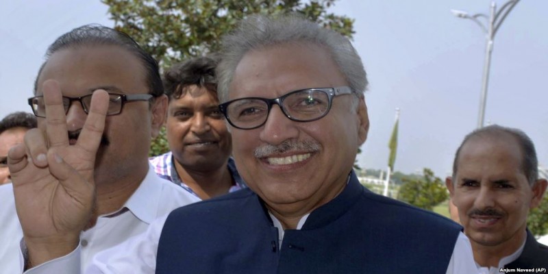 পাকিস্তানের নতুন প্রেসিডেন্ট হলেন পিটিআই মনোনীত আরিফ আলভী।   
