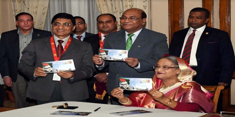 বিজয় দিবস উপলক্ষে স্মারক ডাকটিকেট অবমুক্ত করলেন প্রধানমন্ত্রী শেখ হাসিনা॥
