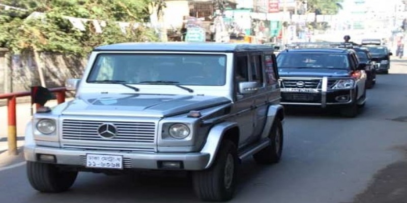 সিলেট পৌঁছে হজরত শাহজালালের মাজার জিয়ারত করলেন প্রধানমন্ত্রী   