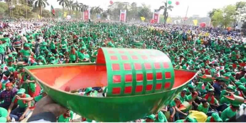 জয় বাংলা স্লোগানে মুখরিত রাজধানীর সোহরাওয়ার্দী উদ্যান॥