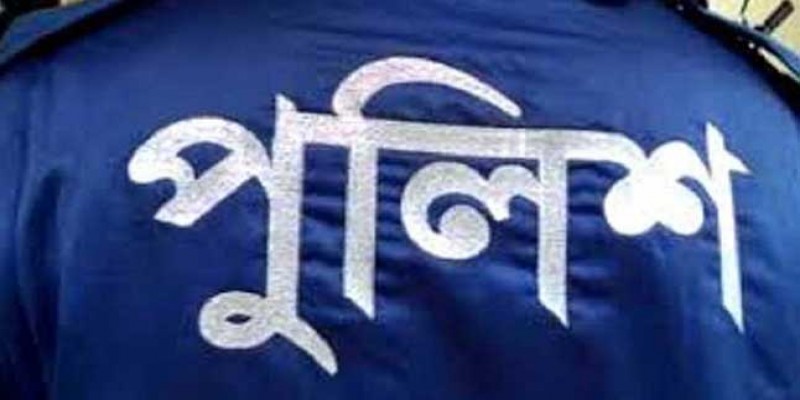 চট্টগ্রামের বাঁশখালীতে এক নারীর হামলায় দুই পুলিশ অফিসার আহত॥   