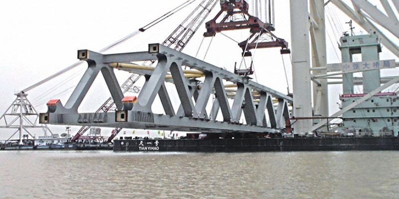 পদ্মা সেতুর জাজিরা প্রান্তে আরও একটি স্প্যান বসছে আজ ।।   