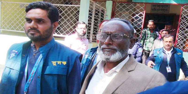 কিশোরগঞ্জে ঘুষের টাকাসহ ভূমি অফিসের সার্ভেয়ার গ্রেফতার।