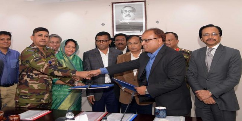 স্বর্ণদ্বীপে মেঘনা নদীর ভাঙন রোধে সেনাবাহিনী ও পাউবো’র মধ্যে সমঝোতা স্মারক সই।।   