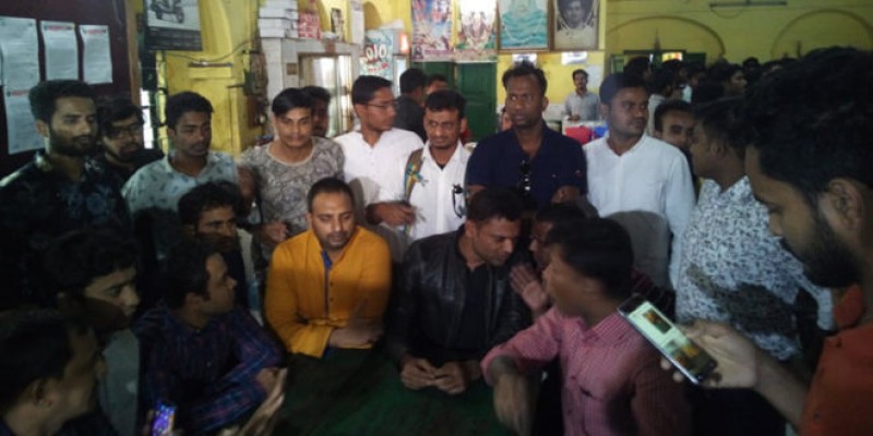 ফের মধুর ক্যান্টিনে ছাত্রদল নেতারা।