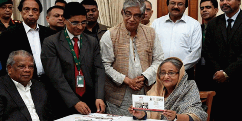 বঙ্গবন্ধু উপাধির সুবর্ণজয়ন্তীতে দু’টি স্মারক ডাকটিকিট অবমুক্ত করলেন প্রধানমন্ত্রী।।