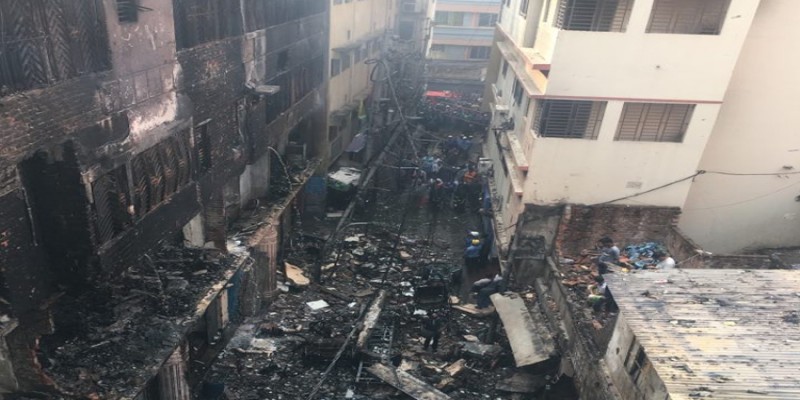 চকবাজার অগ্নিকান্ডে আহত আরেকজনের মৃত্যু॥ এপর্যন্ত মোট নিহত ৭১