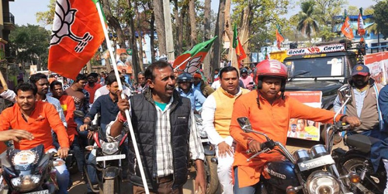 কলকাতা থেকে জেলা পর্যন্ত বিজেপির সংকল্প যাত্রাকে ঘিরে বাড়ছে উত্তেজনা।