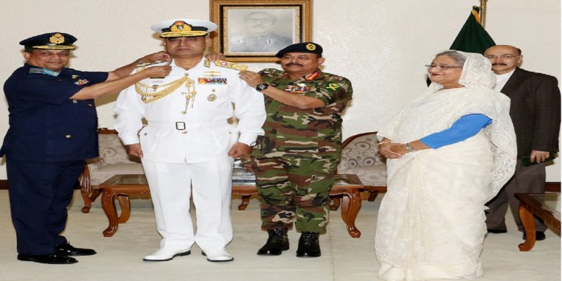 অ্যাডমিরাল পদে পদোন্নতি পেলেন নৌবাহিনী প্রধান আওরঙ্গজেব চৌধুরী॥   