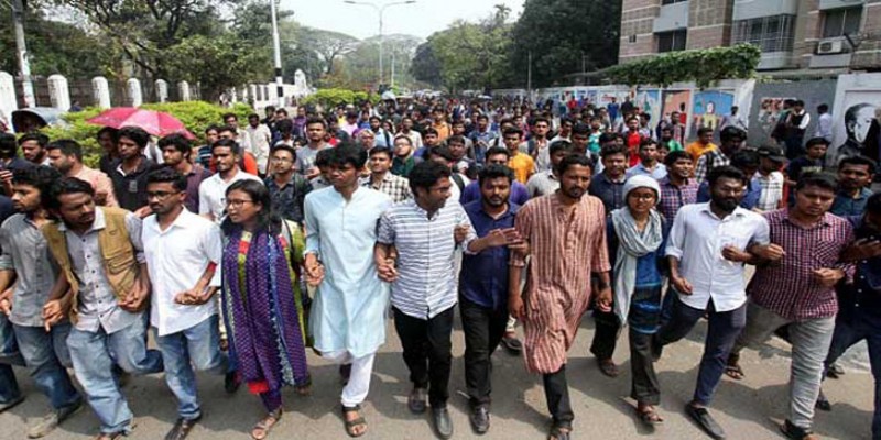 ডাকসু নির্বাচন বাতিল করে পুনঃতফসিল ঘোষণার দাবিতে আন্দোলনে ৫টি প্যানেল॥পূননির্বাচনের দাবী জানালেন ভিপি নুর