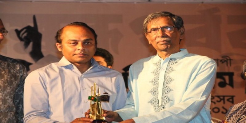 মুক্তিসংগ্রাম সাংস্কৃতিক উৎসব-২০১৯ সম্মাননা পেলেন মহিবুর রৌফ-শৈবাল