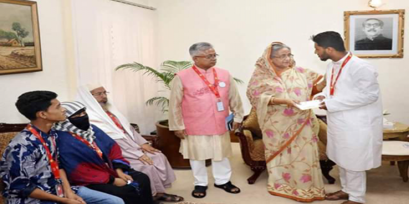 নুসরাতের ভাইয়ের হাতে ব্যাংকে ট্রেইনি অফিসার পদের নিয়োগপত্র তুলে দিলেন প্রধানমন্ত্রী॥