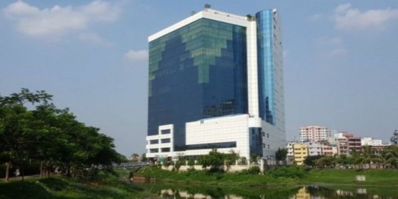 অবশেষে বিজিএমইএ ভবন ভাঙার কার্যক্রম শুরু