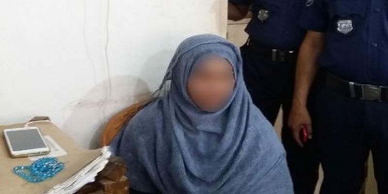 শরীয়তপুরে পাসপোর্ট করতে আসা রোহিঙ্গা মা-মেয়ে আটক॥   