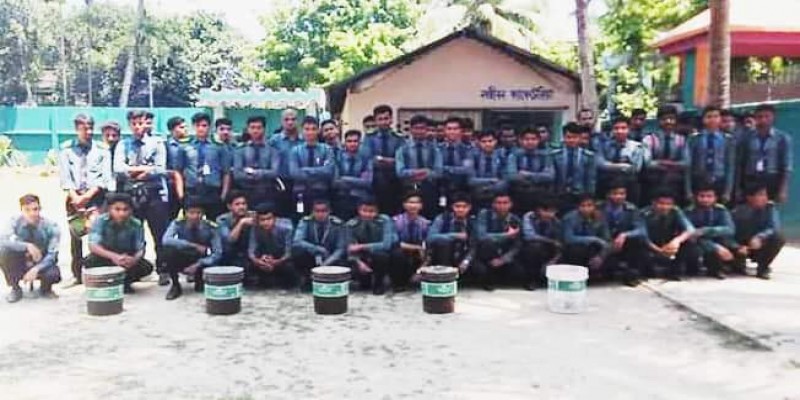 ‘চাই পরিস্কার-পরিচ্ছন্ন ক্যাম্পাস’ এই শ্লোগানকে সামনে রেখে সাতক্ষিরায় সেচ্ছাশ্রমে কলেজ পরিস্কার॥