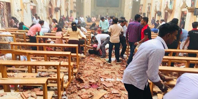 সন্ত্রাসী হানায় নিহতদের স্মরনে গোটা শ্রীলঙ্কায় তিন মিনিট নিরবতা॥