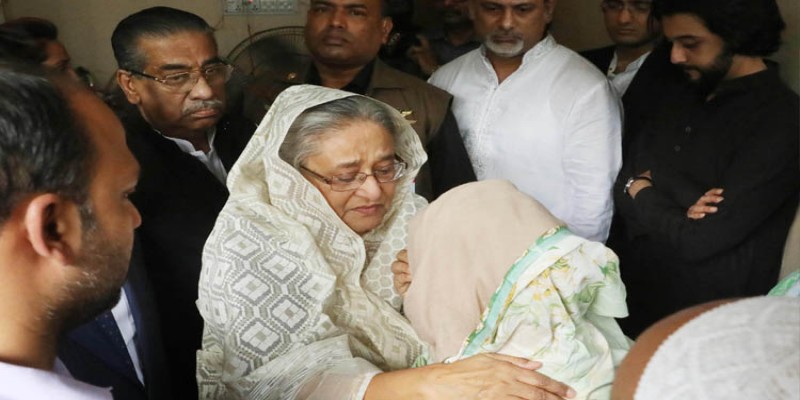 আদরের নাতি জায়ানের মরদেহ দেখে কাঁদলেন প্রধানমন্ত্রী শেখ হাসিনা॥