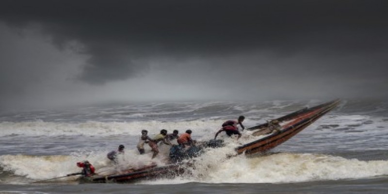 সুপার সাইক্লোনে রূপ নিচ্ছে ঘূর্নিঝড় ফণী॥দক্ষিনের ১৯জেলায় নিয়ন্ত্রনকক্ষ, ৪ নম্বর সংকেত