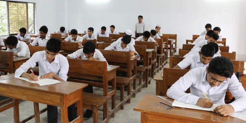 ‘ফণী’র কারণে ৪ মে’র এইচএসসি পরীক্ষা স্থগিত