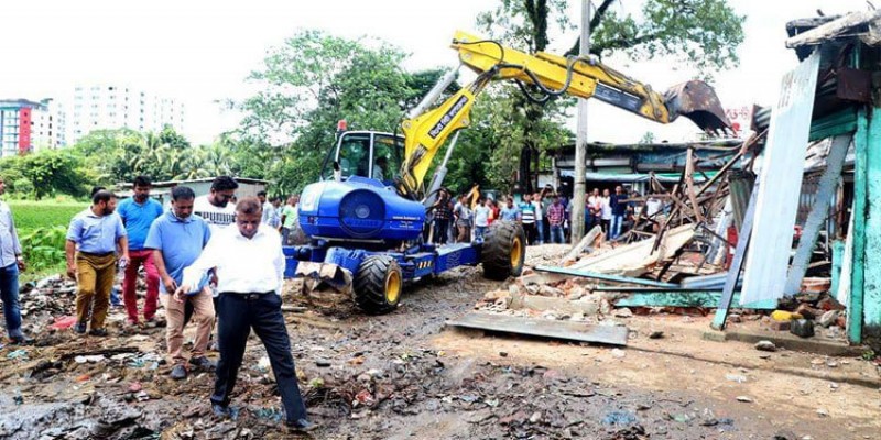 সিলেট সিটি মেয়র আরিফুল হক চৌধুরীর নেতৃত্বে অবৈধ দখলদার উচ্ছেদ অভিযান॥