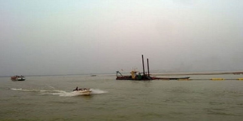 পদ্মায় ট্রলারের ধাক্কায় স্পিডবোট ডুবি॥দুইজনের মর্মান্তিক মৃত্যু