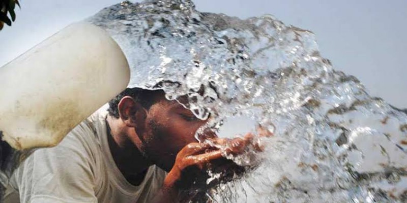 খুলনায় তীব্র দাবদাহে পুড়ছে মানুষ ॥ লোডশেডিংয়ে বিপর্যস্ত জনজীবন