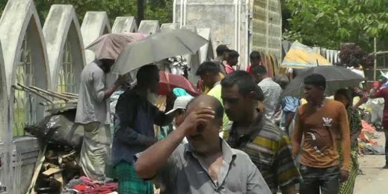 গরমে অস্বস্তিতে জনজীবন, হাসপাতালে বাড়ছে রোগীর চাপ