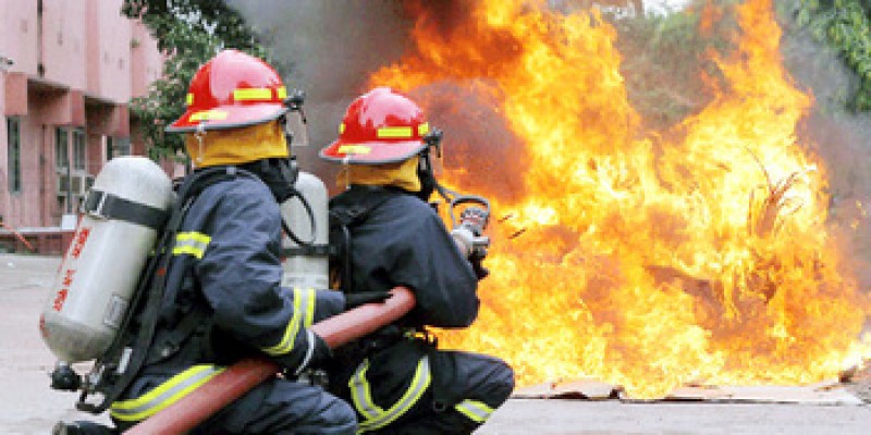 উন্নত বিশ্বের আদলে ঢেলে সাজানো হচ্ছে ফায়ার সার্ভিসকে॥ ফায়ারম্যান পদের নাম পাল্টে ফায়ার ফাইটার