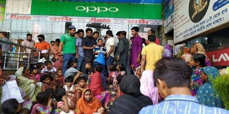 ঢাকা জেলা উত্তর ছাত্রলীগ সভাপতির পথশিশুদের মাঝে বস্ত্র বিতরণ