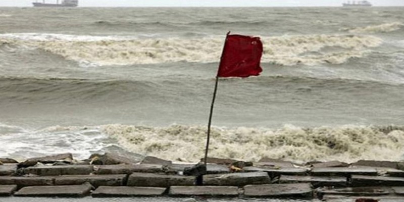 সাগরে লঘুচাপ, সমুদ্রবন্দরে ৩ নম্বর সংকেত।।