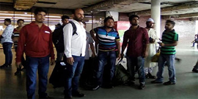 ৪৩৪ বাংলাদেশি অবৈধ শ্রমিককে ফেরত পাঠালো সৌদি আরব॥