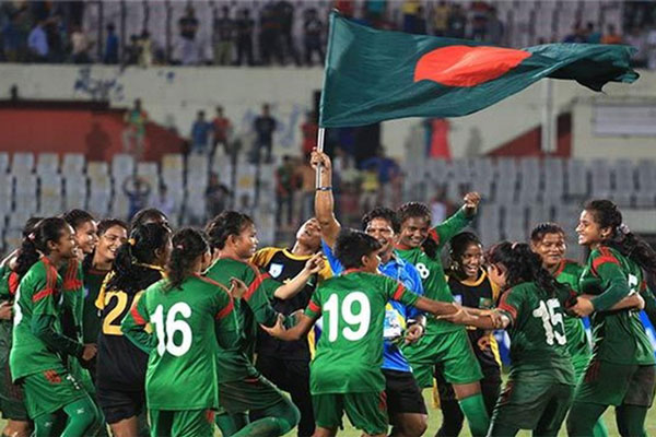 প্রথম ম্যাচে মালয়েশিয়াকে ১০-১ গোলে হারিয়েছে বাংলাদেশের মেয়েরা।।
