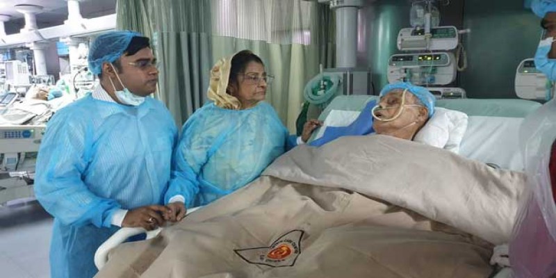 অসুস্থ এরশাদের জন্য দেশবাসির কাছে দোয়া চাইলেন স্ত্রী রওশন॥